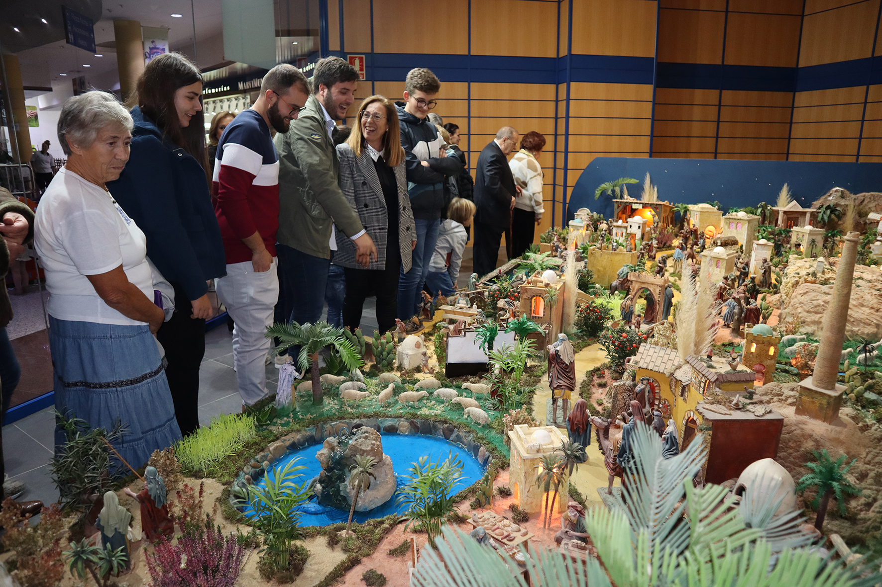 EL BELÉN MUNICIPAL ABRE SUS PUERTAS EN CENTRO COMERCIAL ÁGUILAS PLAZA